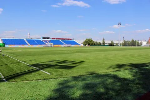 Стадион строитель