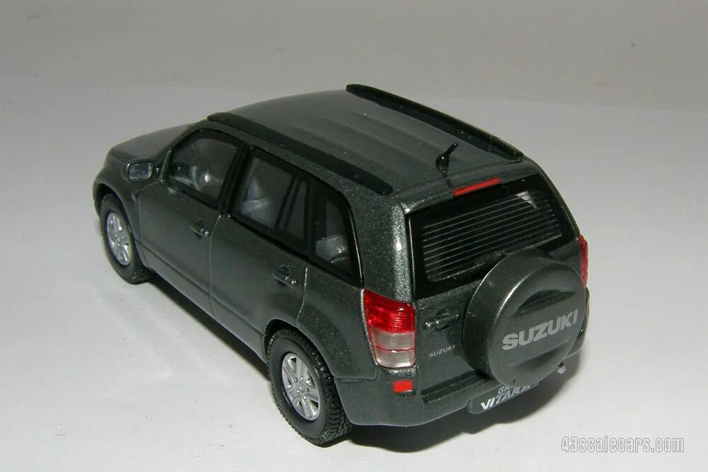 Модель гранд витара. Suzuki Grand Vitara 1:43. Модель Suzuki Grand Vitara 1:43. Модель Сузуки Гранд Витара 1 43. Моделька Сузуки Гранд Витара.