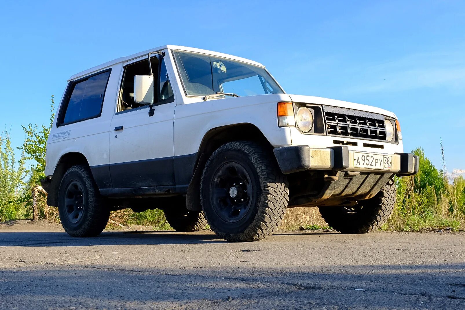 Mitsubishi pajero 1 поколение. Мицубиси Паджеро 1. Паджеро 1 поколения. Mitsubishi Pajero mk1. Mitsubishi Pajero 1 dodge.