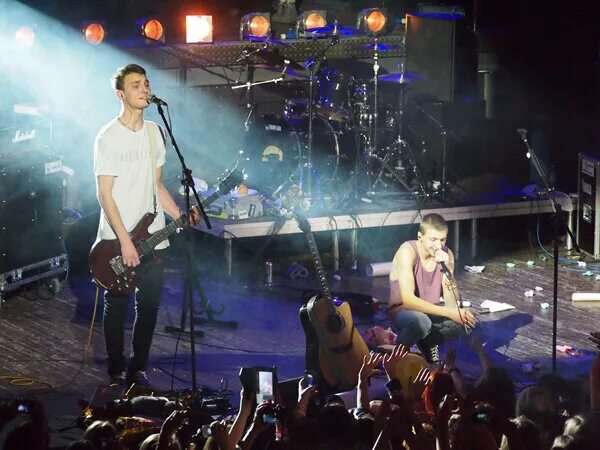 Нервы спб. Кто поет питер рок н ролл. Нервы спб. Нервы омск. Тинькофф холл уфа.