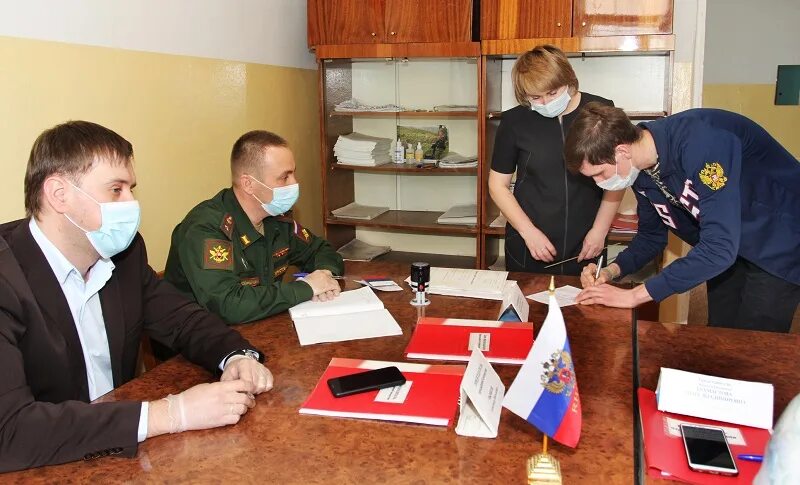 Призывная комиссия. Военкомат здание. Военкомат табличка на двери. Аша военкомат. Военкомат аша.
