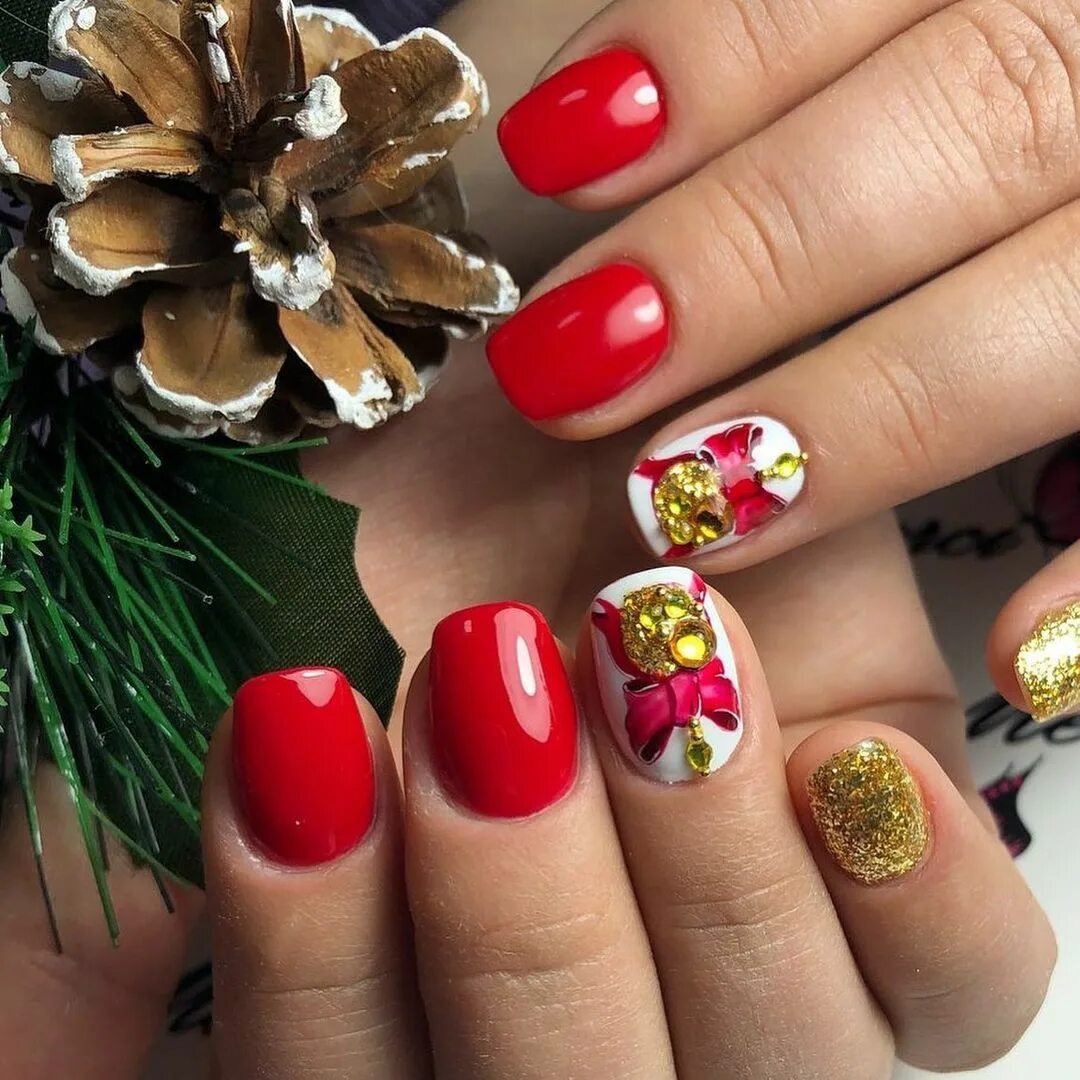 Красные новогодние ногти. Новогодний маникюр 2020. Новогодний маникюр. Красивые ногти на новый год. Новогоднее покрытие гель лаком фото.