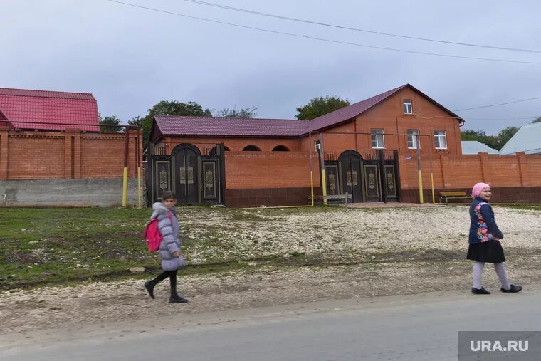 Республика ингушетия село галашки. Галашки село Галашки. Село Галашки Ингушетия. Село Галашки Ингушская Республика. Школа село Галашки.