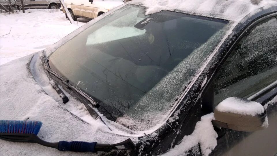 Подогрев лобового стекла на форд. Разбитое лобовое стекло land cruiser 300. Подогрев лобового стекла на форд. Обогрев лобового стекла форд фокус 3. Подогрев лобового стекла форд.