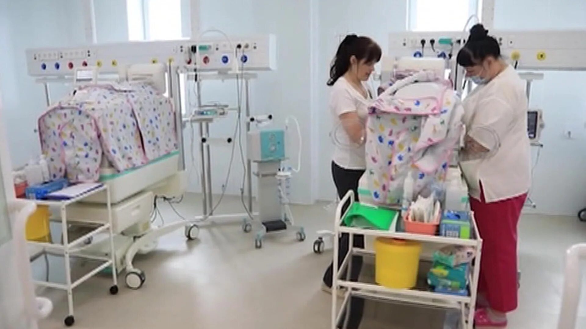 перинатальный южно сахалинск. палаты в детской больницы в южно-сахалинске. перинатальный центр южно-сахалинск. перинатальный центр генетики южно сахалинск. перинатальный центр южно-сахалинск гинекологическое отделение.