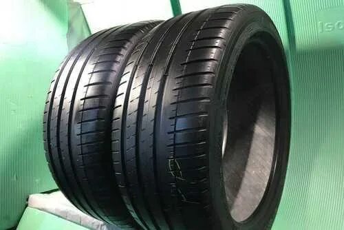 Шины r19 40 купить. 255/40 R19. Резина 255/40 r19. Michelin 19 дюймов. Летняя резина елочка 255 40 r19.