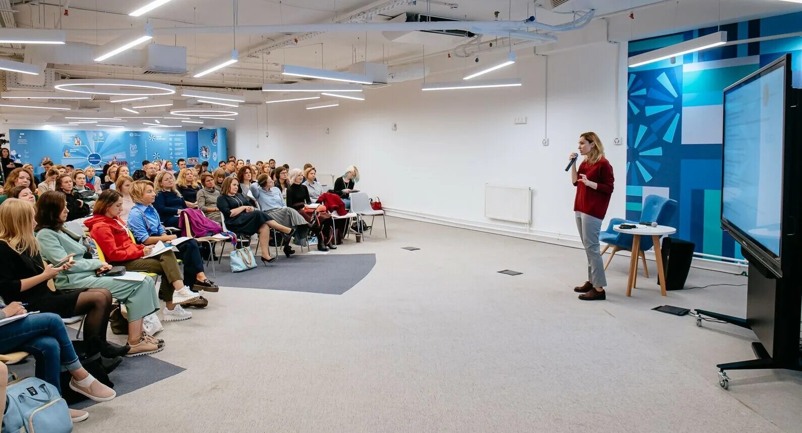 Обучение и переобучение безработных граждан. Моя карьера центр занятости. Проект кадры в образовании. Центр бесплатного образования. Образовательные мероприятия для предпринимателей.