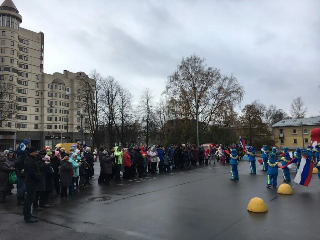 Парк Малиновка в Красногвардейском районе. Парк Малиновка СПБ Красногвардейский район. Парк Малиновка в Красногвардейском районе в 2000 году. Праздник черная речка.