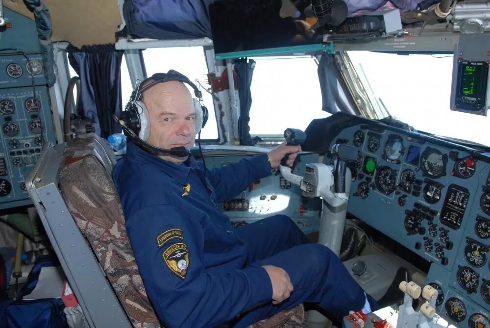 Беззубкин командир самолета ил 76. Ил-76 и шарпатов. Катастрофа ил-76 чкаловский 2001. Самолет ilyushin il 76md. Ra-76842.