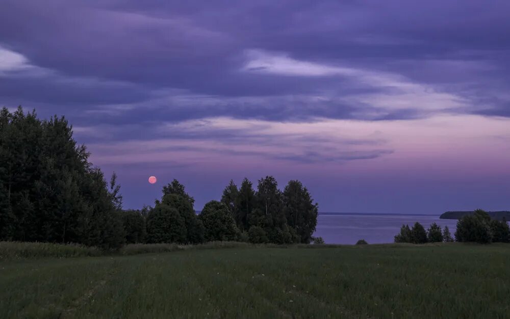 Восход луны и будущее пламя. Восход Луна Киров. Фрязино Восход Луны. Восход Луны Вологда сегодня.