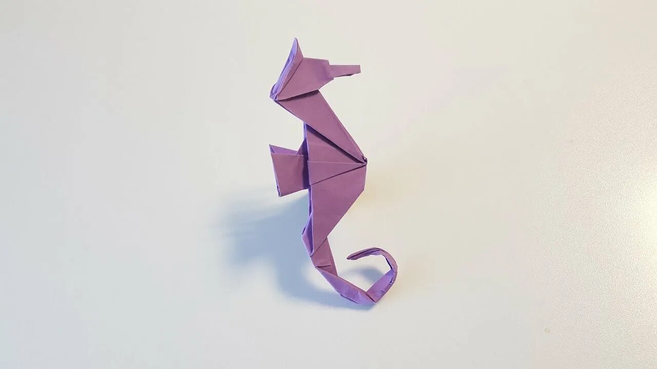 Оригами морской конек. Морской конек оригами для детей. Оригами морской конек из бумаги. Оригами из бумаги для детей морской конек.