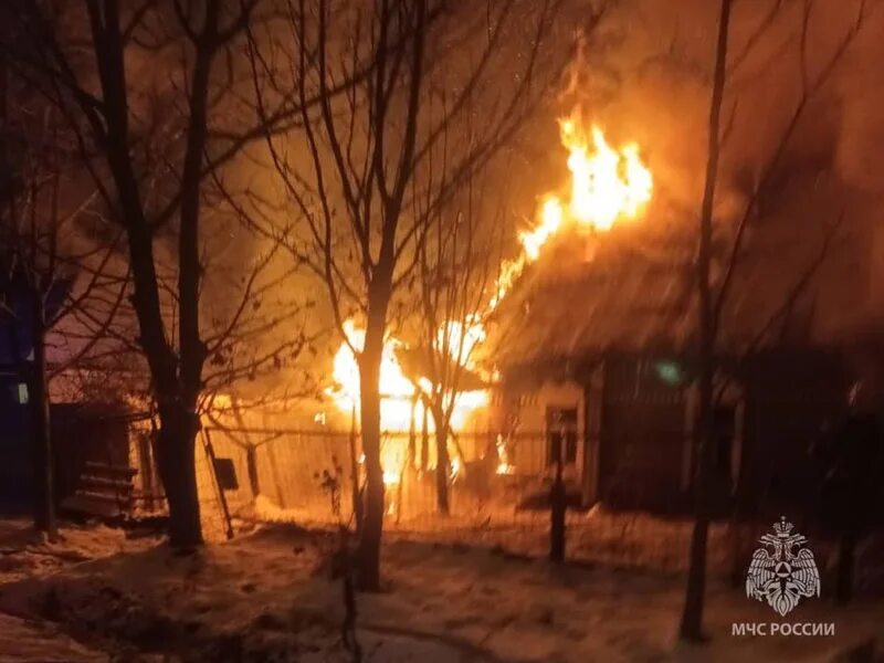 Пожар в володарском районе брянска. Пожар в брянске. дом огонек. пожар володарского.