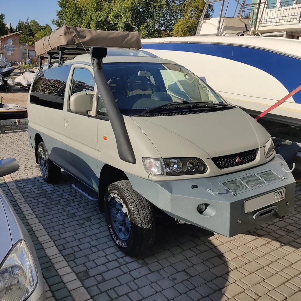 Delica поколения. Мицубиси Делика 1. Мицубиси Делика 1 поколения. Mitsubishi Delica 4x4. Делика 1.6 Митсубиси.