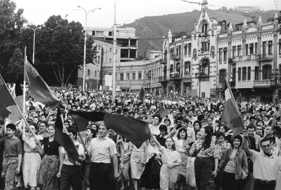 Демонстрация в Тбилиси 1989. Тбилиси 1990 год. Тбилиси 1930е годы. Восстание в Тбилиси 1956.