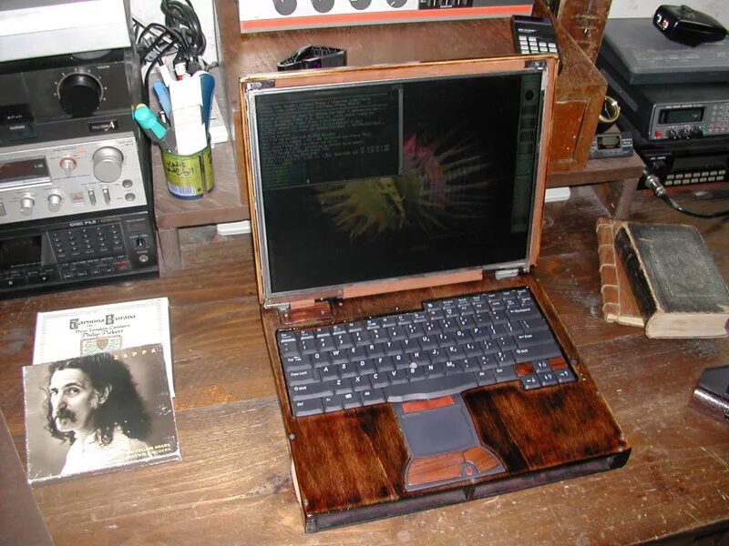 Самодельный ноутбук. Корпус ноутбука из дерева. Самодельный корпус для ноутбука. Моддинг ноутбуков. Деревянный корпус для ноутбука.