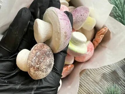Грибочки из зефира