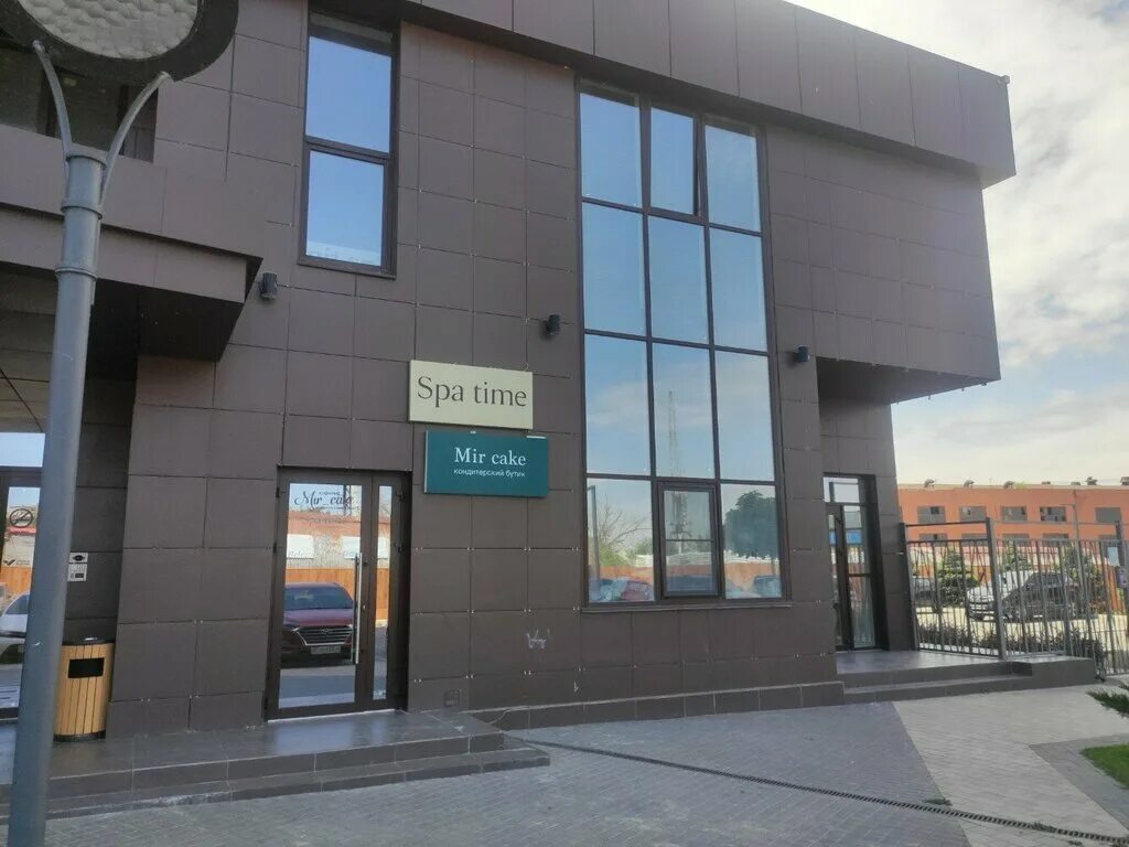 Astrakhan, Naberezhnaya privolzhskogo zatona st house 34Б. store