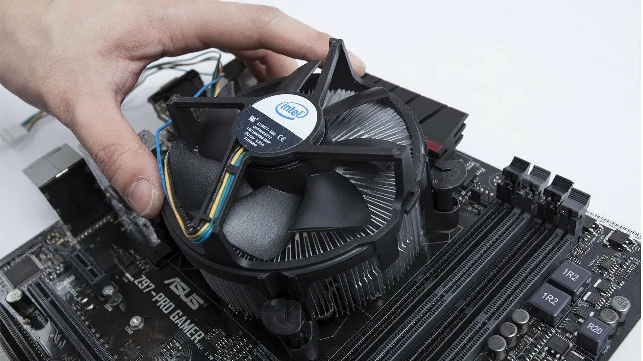 Вместо кулера. CPU Cooler ASUS lga775. LGA 1151 CPU Cooling. Расположение кулера на процессоре. Квадратный кулер для процессора.