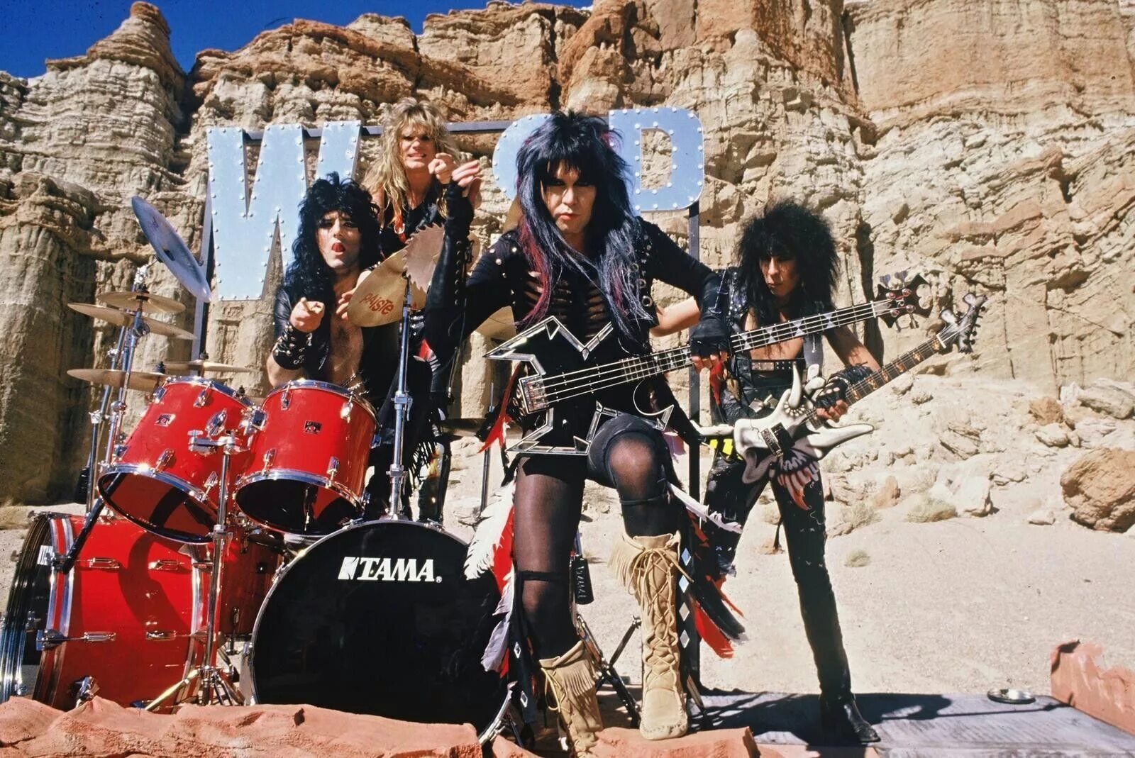 Рок 00 х. Wasp группа. wasp группа 1985. wasp rock group. блэки лолесс рок-музыканты сша.