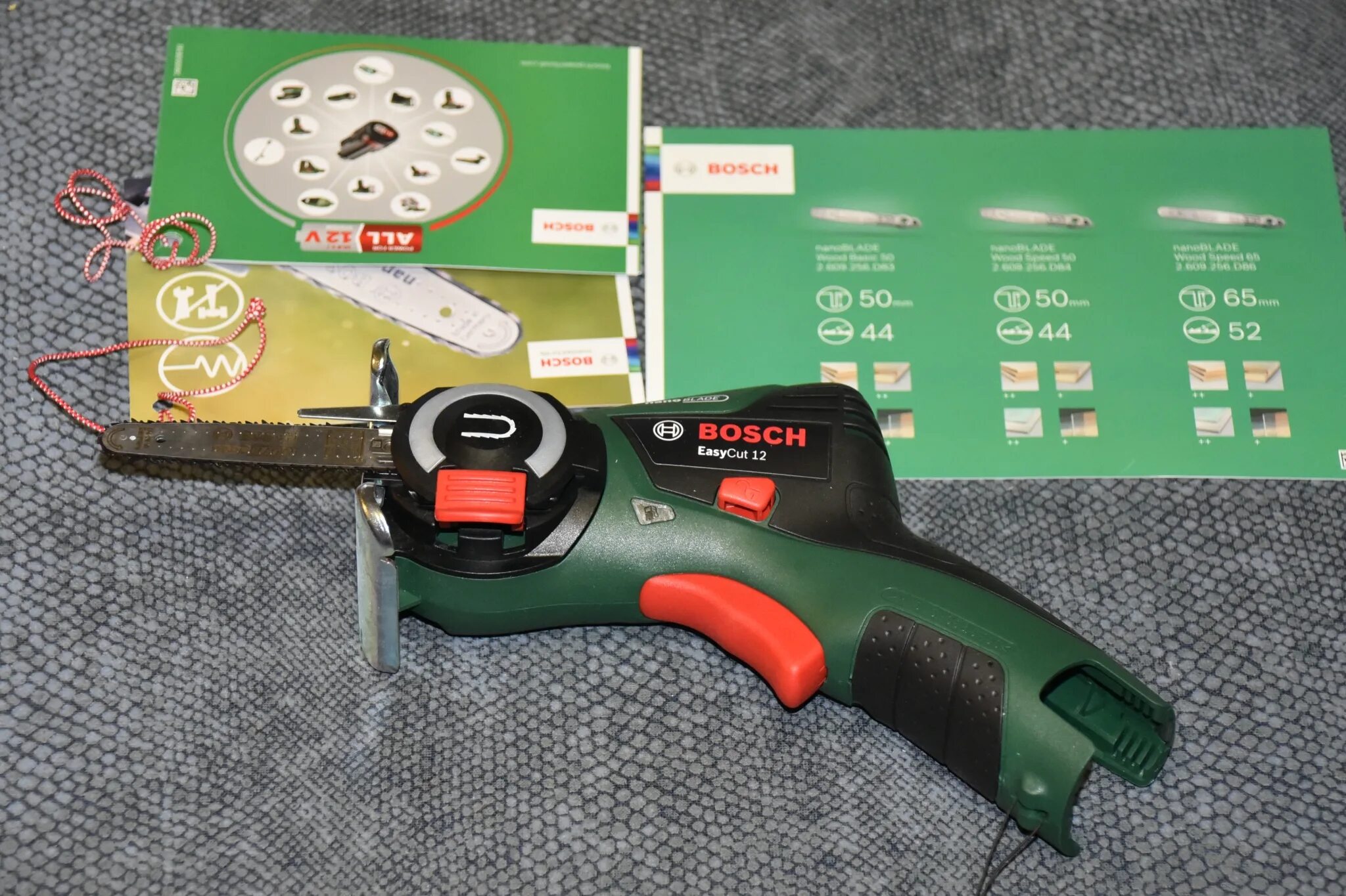 Цепная мини-пила аккумуляторная Bosch EASYCUT 12 (0.603.3c9.001), без АКБ И ЗУ. Мини цепная пила бош. Аккумуляторная мини цепная пила Bosch EASYCUT 12. Мини цепная пила аккумуляторная бош.