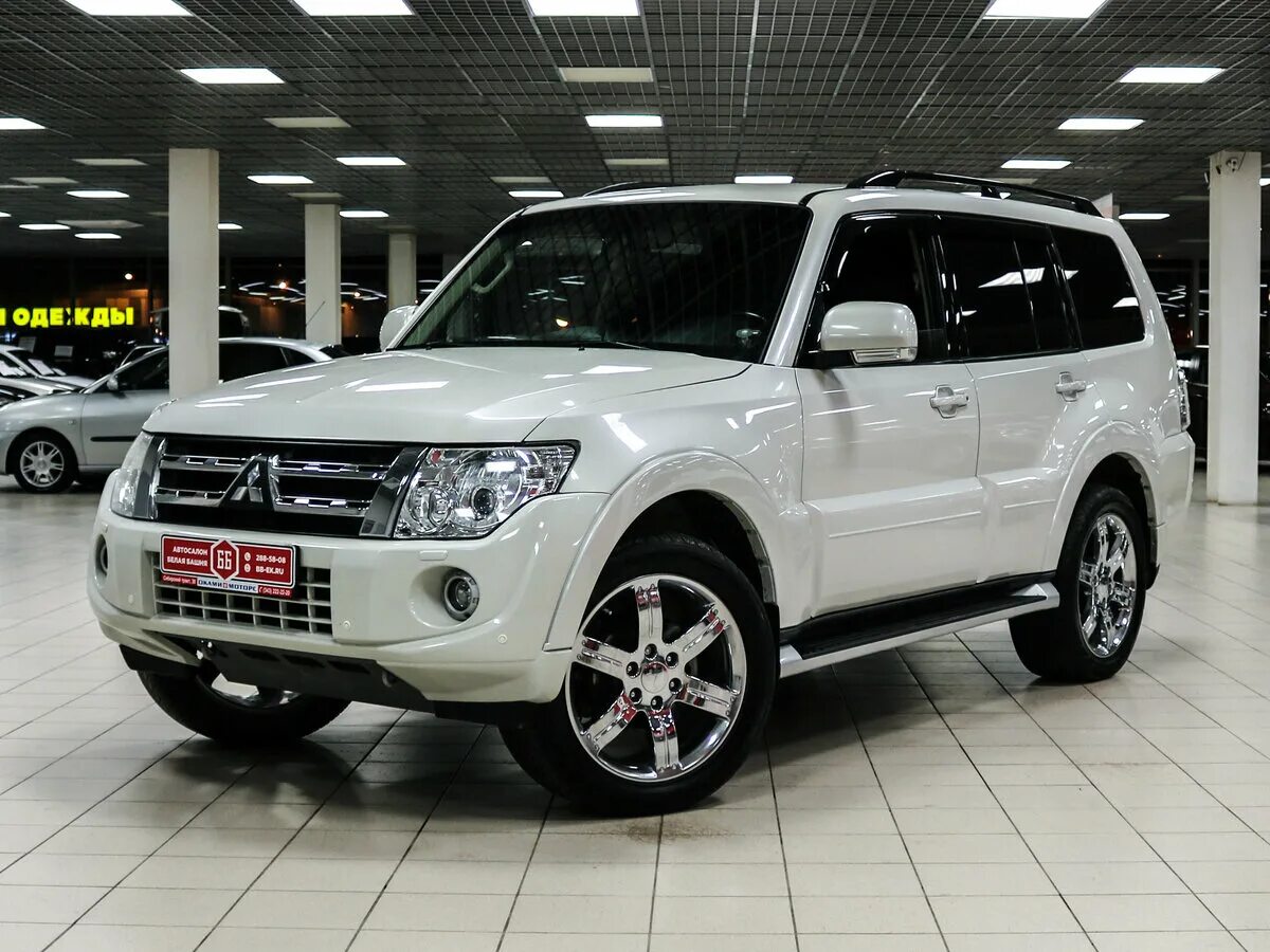 Mitsubishi pajero 2014