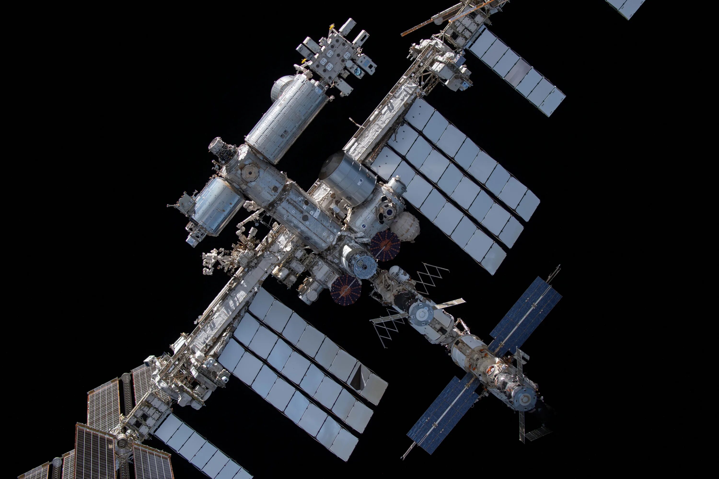 Международная Космическая станция МКС. МКС Россия 2023. МКС станция Россия. Роскосмос МКС.