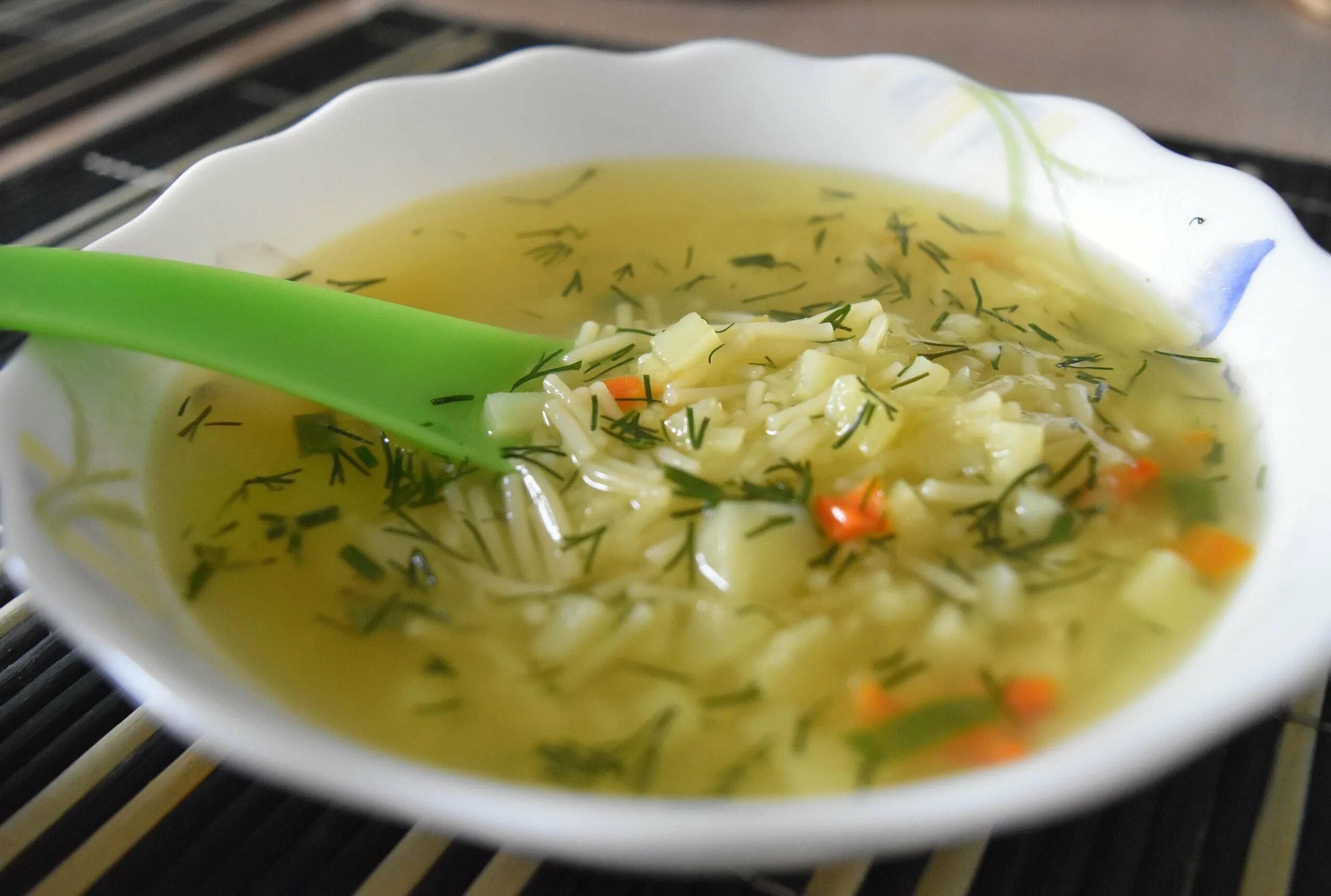 Как сварить быстрый суп. Овощной суп джонджоли. супчики вкусные и простые. супчик легкий и вкусный. овощной суп без мяса.