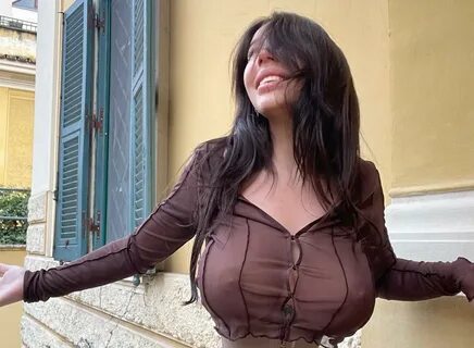 Mucci was born in Jan 17, 1988, in Italy. 