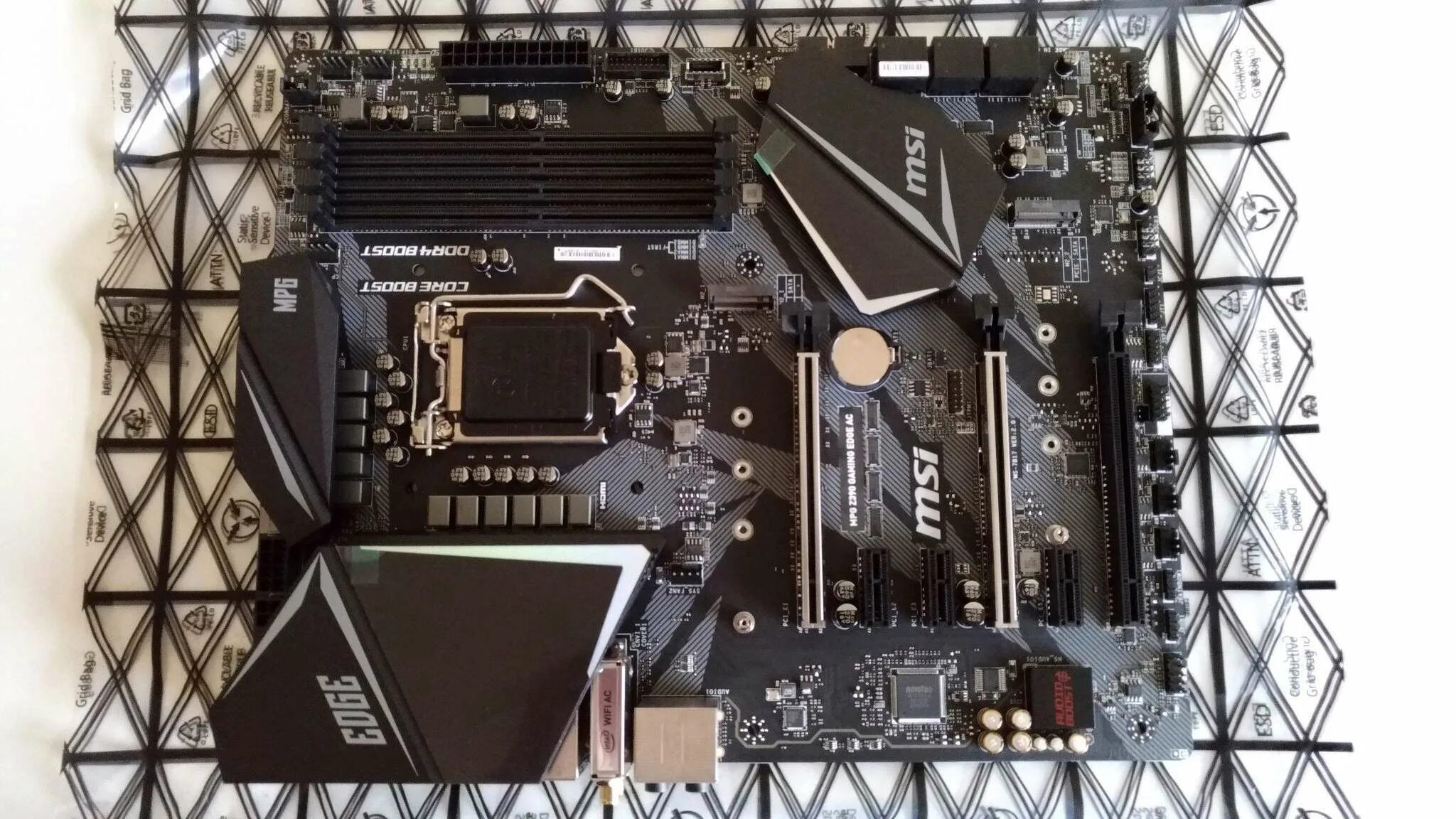 MSI mpg z390. Материнская плата MSI LGA 1151-v2. MSI LGA 1151 v2 z 390. MSI Edge z390.