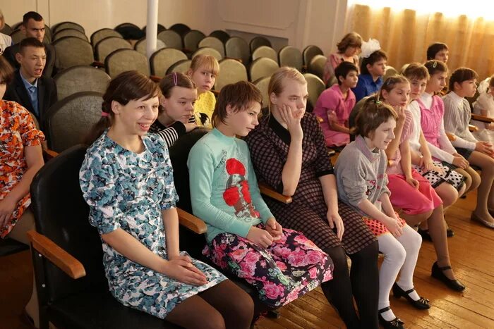 песня интернаты детдома. интернат для умственно-отсталых детей. детский дом-интернат для умственно отсталых детей. мыски интернат. шерловогорский детский дом интернат.