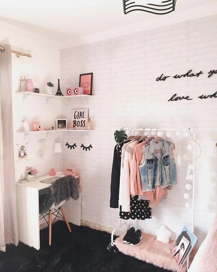 Indie kid комната aesthetic 2020. Комната в стиле кавай. Украсить компьютерный стол. Комната для девочки. Вещи для комнаты девочки.