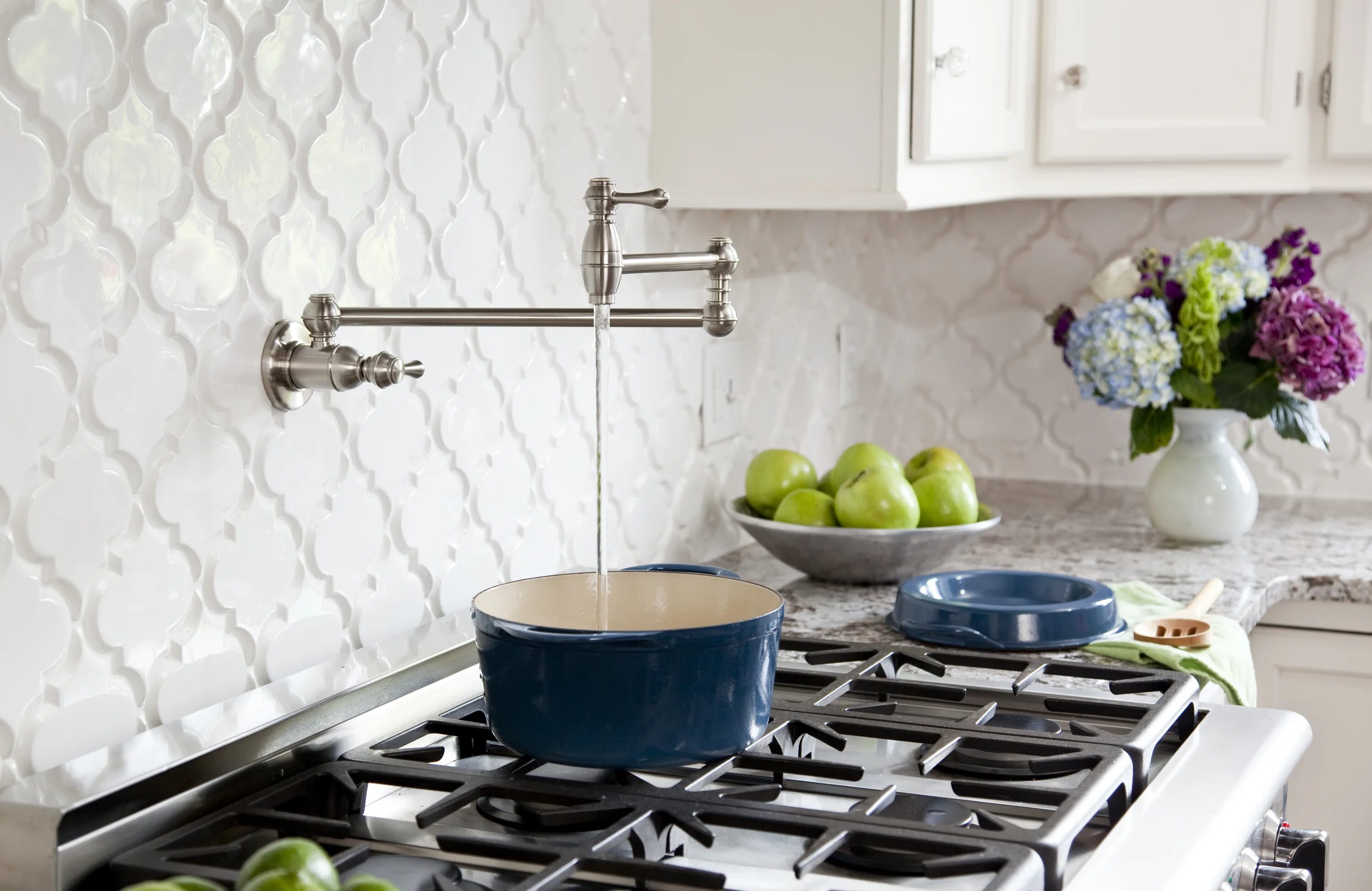 Плитка Backsplash Арабеск. Pot Filler кран. Beveled Tile Арабески. Рельефная плитка на фартук. Упражнение на фартук