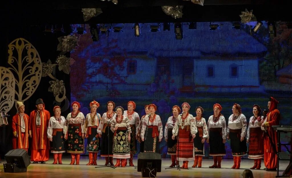 Группа вопли видоплясова. Концерт украинской группы в крыму. Б. Украинская концерт. Украинский флаг.