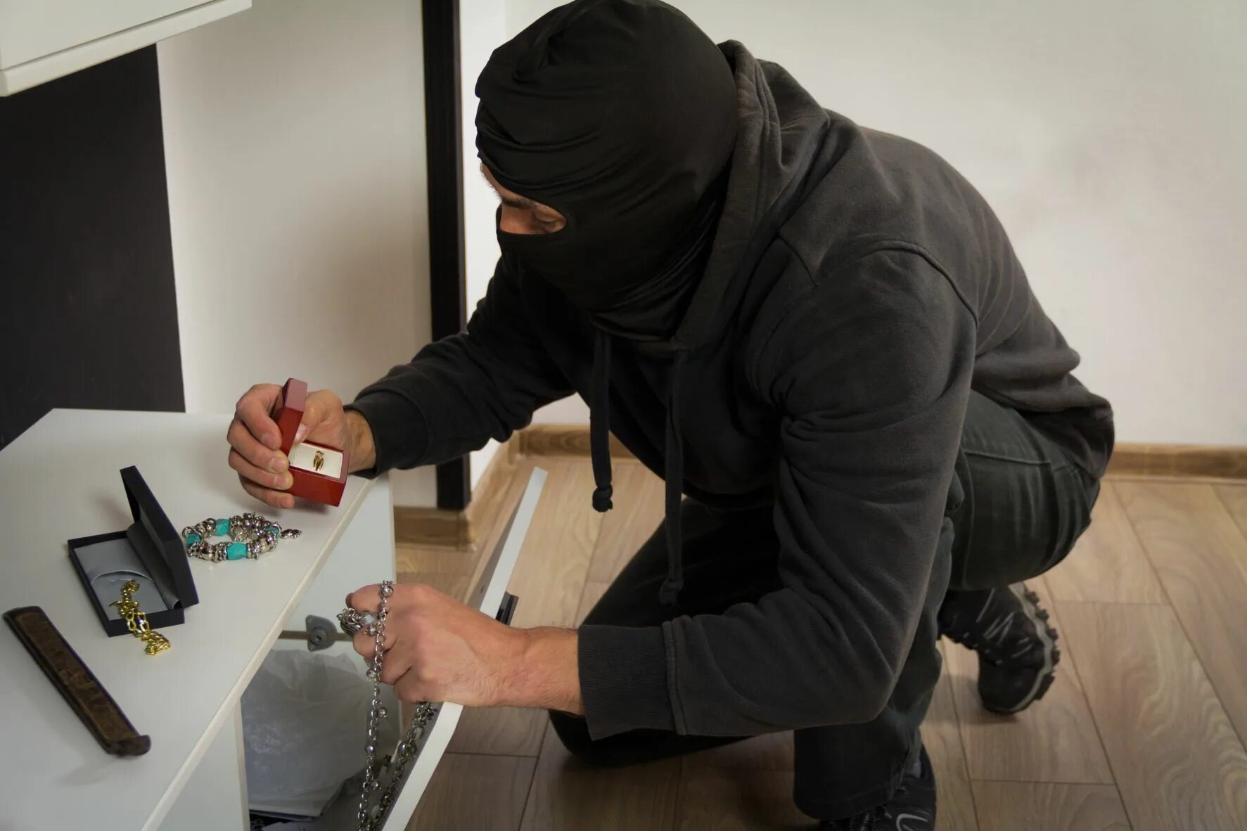 Отработала за воровство. Отработала за воровство. Кража наказание. Профилактика краж чужого имущества. Отработала за воровство.