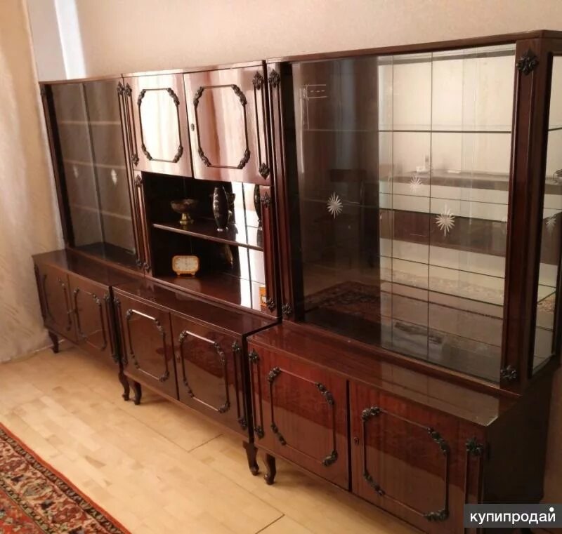 Сервант полированный