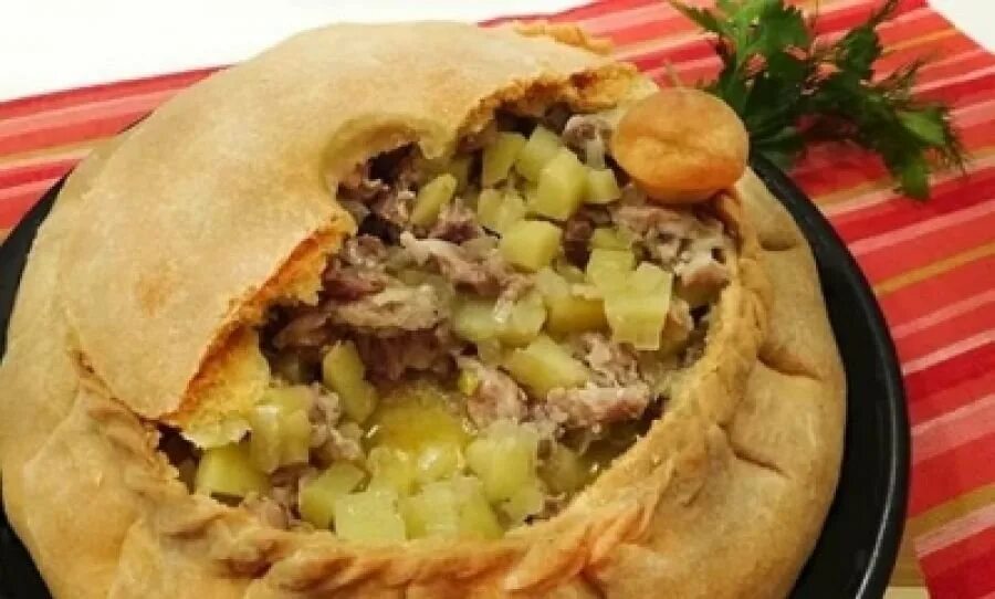 Балиш татарский. Зур бэлиш с говядиной и картошкой. Татарский пирог балиш. Ногай балиш. Татарская кухня зур бэлиш.