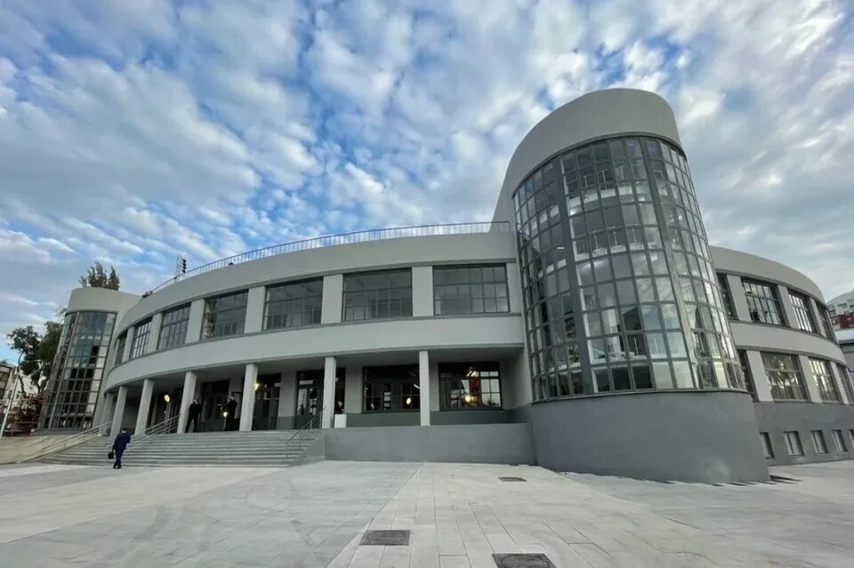 Филиал третьяковки в самаре. Фабрика кухня самара после реставрации. Самара фабрика кухня серп и молот. Здание фабрики кухни в самаре. Самарский филиал третьяковской галереи самара.