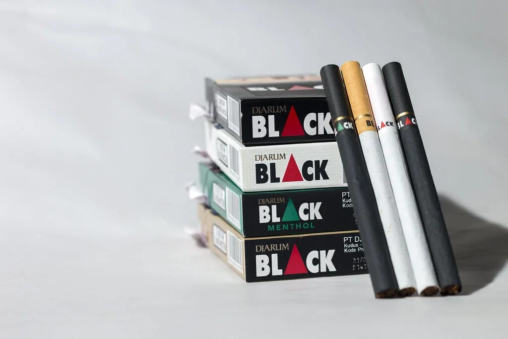 Сигареты ДЖАРУМ Блэк. Сигариллы кретек Djarum Black. Сигареты кретек Djarum Black. ДЖАРУМ Блэк Классик.