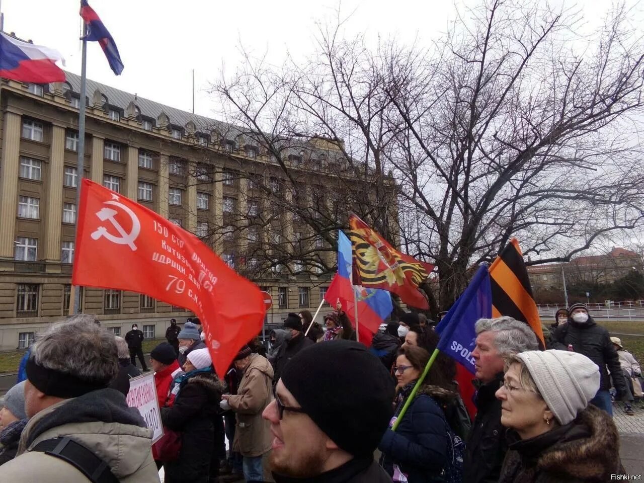 Выступление чехии. Митинг. демонстрация в чехии. митинги в крыму 2014. антивоенный митинг в праге.