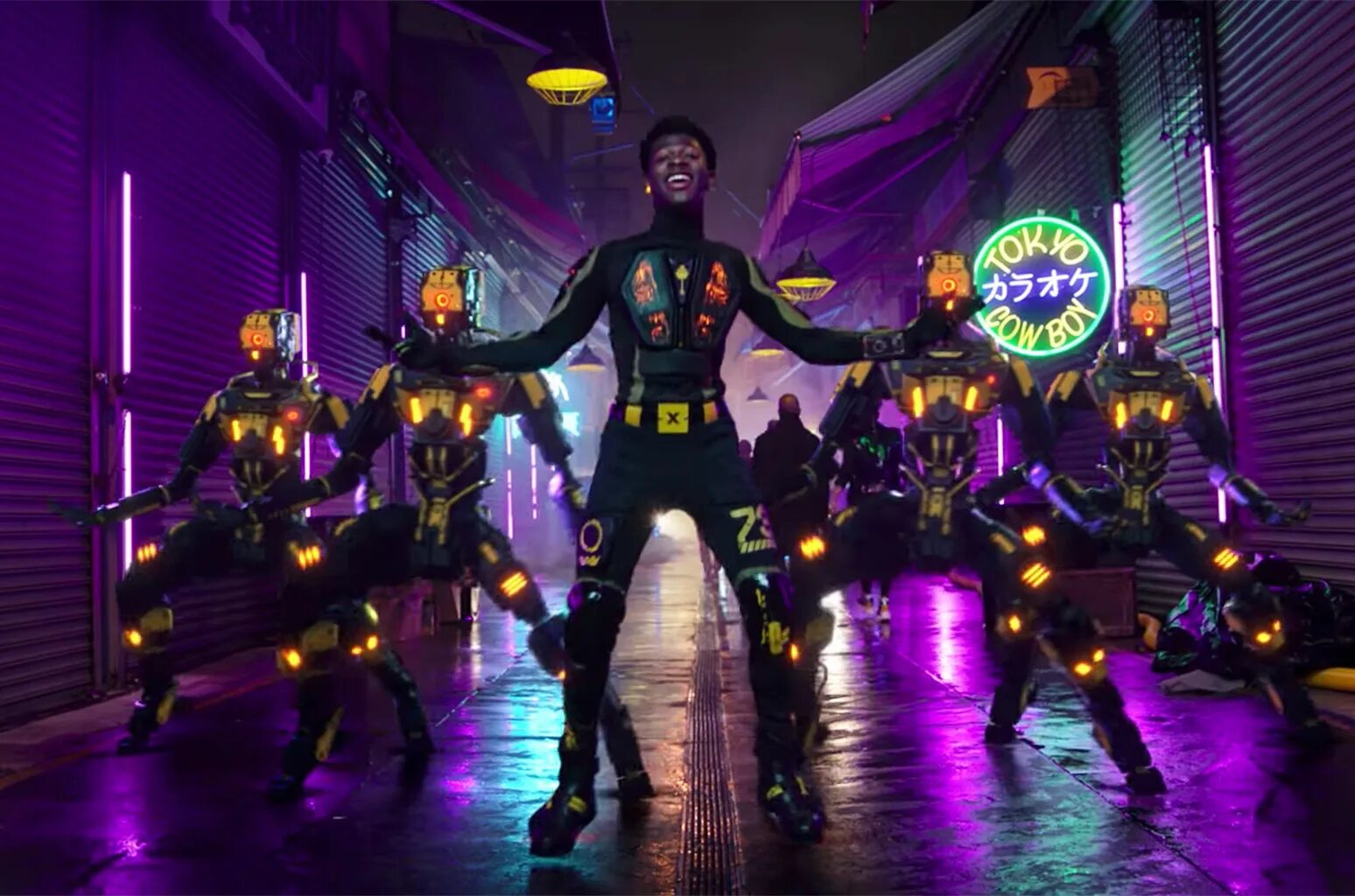 Panini lil nas x. Lil nas x - panini tokyo. Lil nas x в золотых доспехах. Lil khurramov videolari. Lil nas x panini.