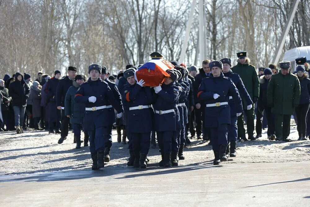 Простились с офицером. В Туле простились с десантниками.