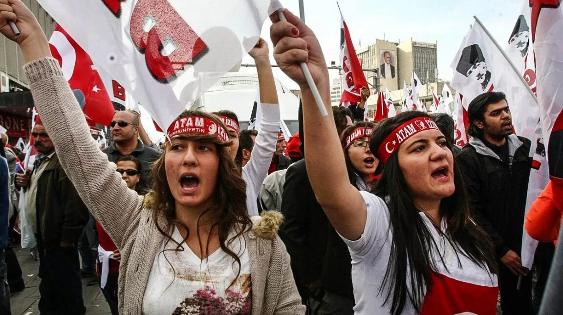 Turkey people. Народ Турции. Турция люди. Белые турки. Жители современной Турции.