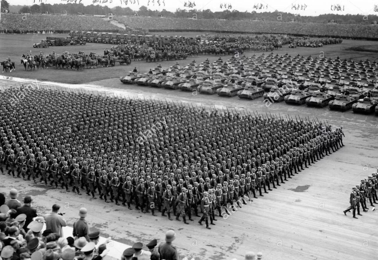 Nuremberg Rally 1937. Third Reich - Nuremberg Rally 1937. Численность армии третьего рейха в 1941. Численность армии фашистской Германии на 1941.