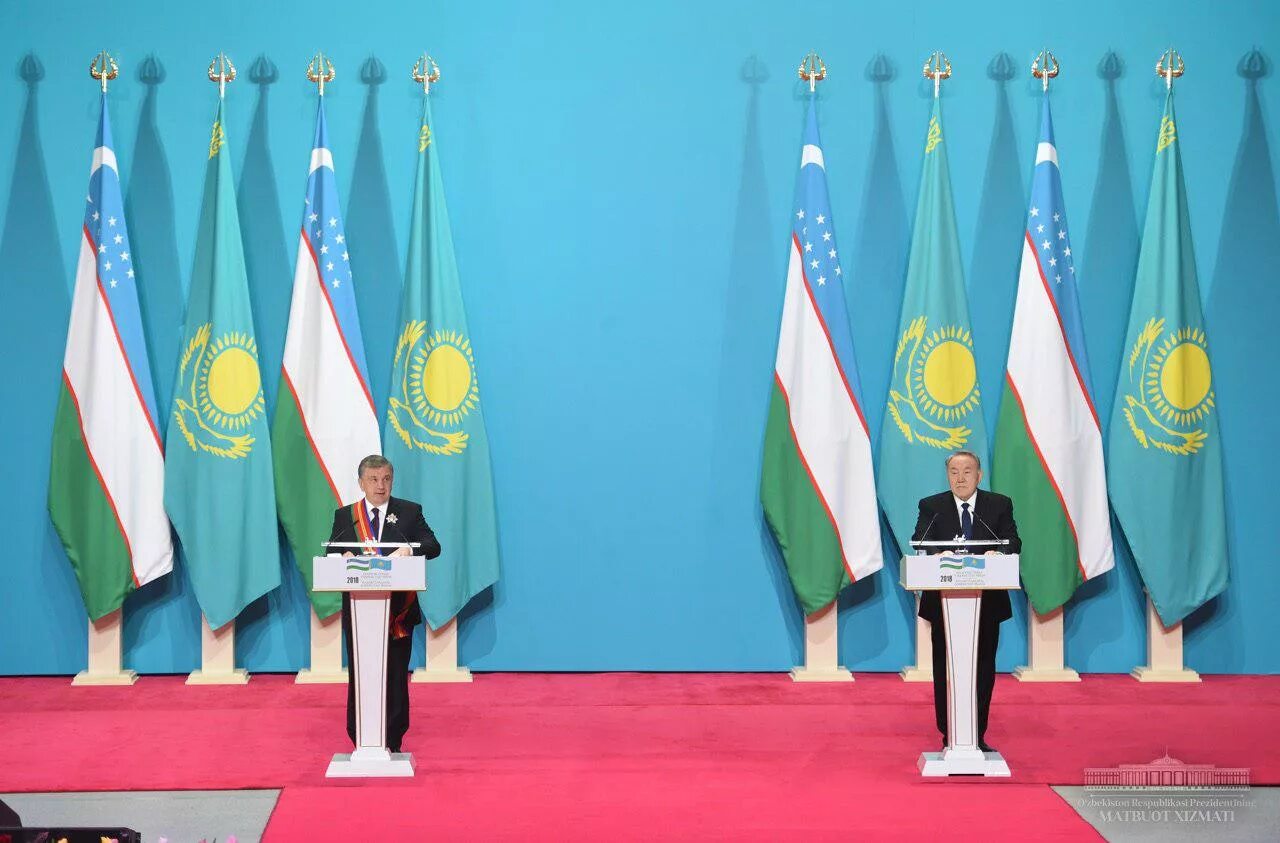 Узбекистан и Казахстан флаги. Узбеки в Казахстане. Ўзбекистон Қозоғистон.