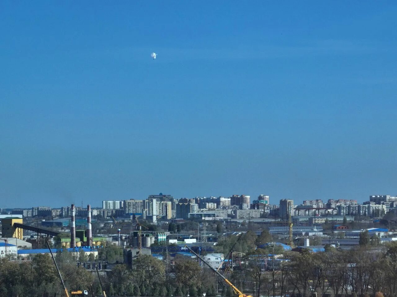 нло в небе. краснодар что летает. краснодар что летает. краснодар что летает. что за самолеты летают над краснодаром.