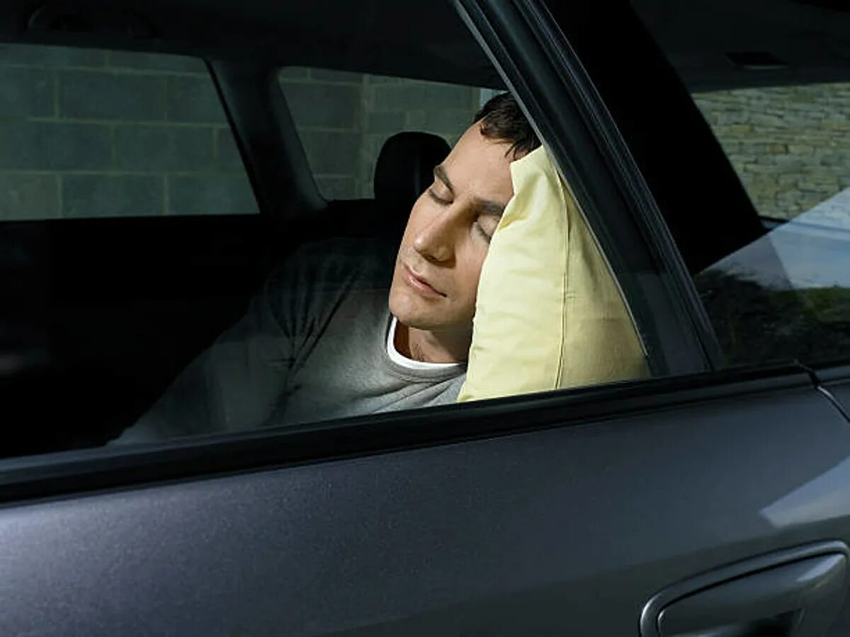 Drive a car sleep. Сон в авто. Спать в машине на природе. Машина сновидений.