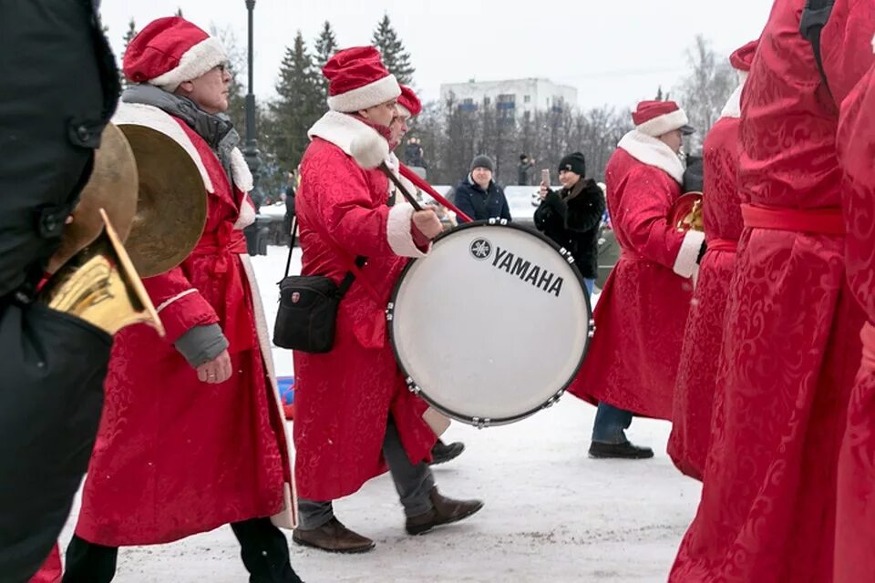 С дедом на парад минус