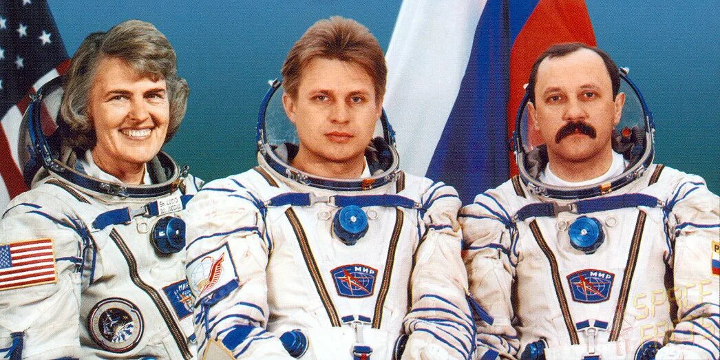 экипаж мир. экипаж мир. в. александр калери космонавт. экипаж на станции мкс.