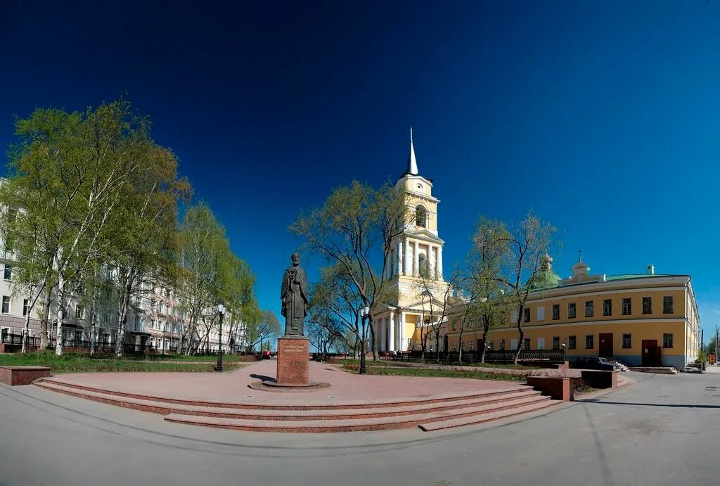 Какая площадь города перми. Соборная площадь пермь. пермь соборная площадь пермь. сквер на соборной площади пермь.