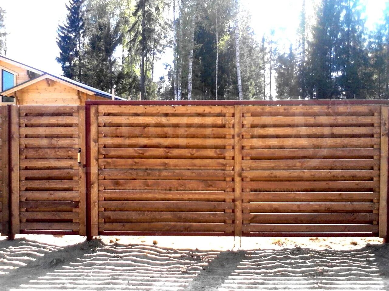 Забор из деревянных карандашей. Забор из досок серый. Деревянный забор классический ранчо. Деревянные листы для забора. Сколько стоит метр деревянного забора